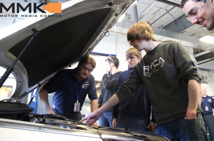 크기변환_43261_HYUNDAI_DONATES_2015_SONATA_TO_HIGH_SCHOOL_AUTOMOTIVE_PROGRAM